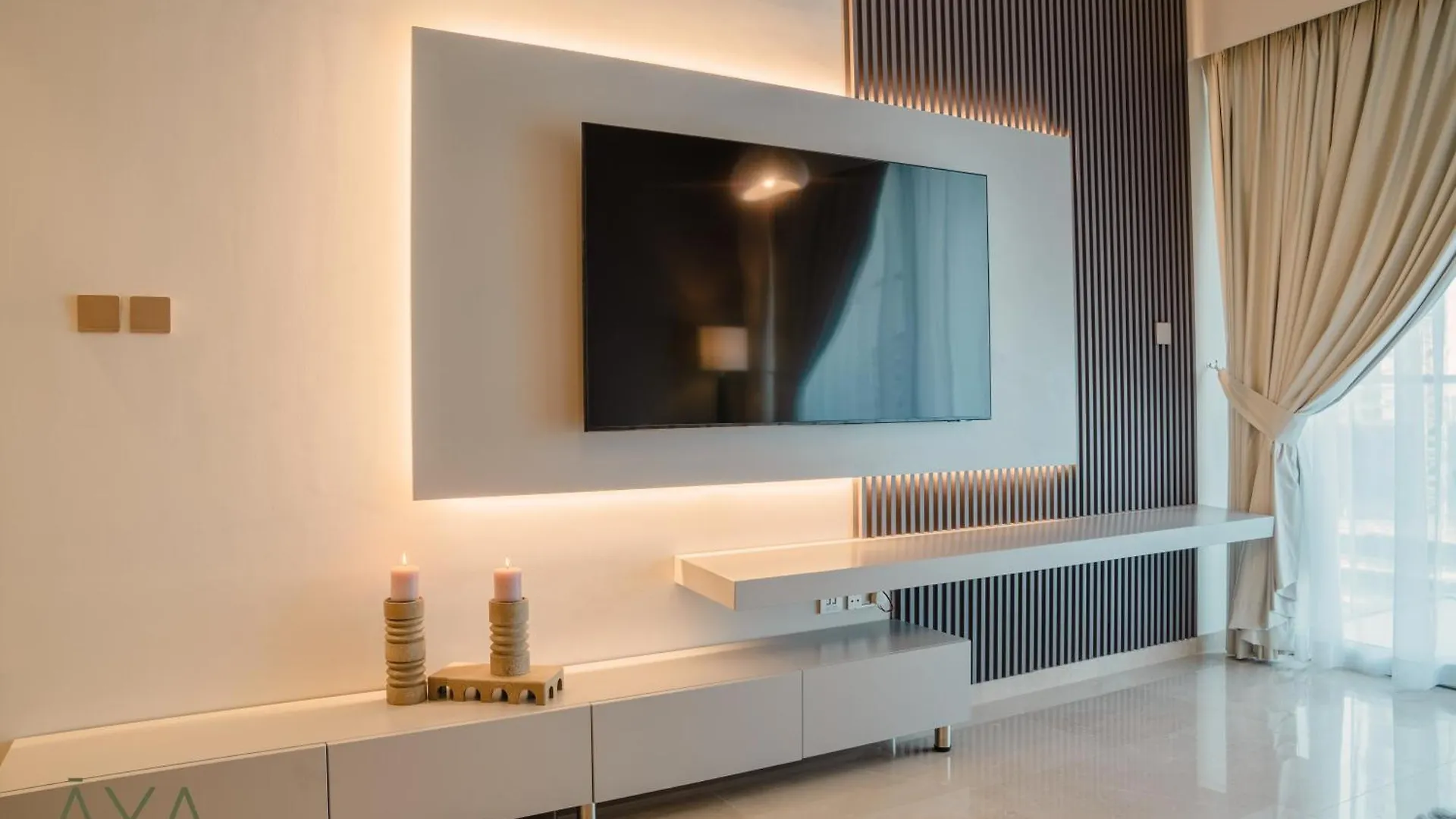Downtown Luxe 1Br Steps From Burj Khalifa & Opera Apartment Dubai